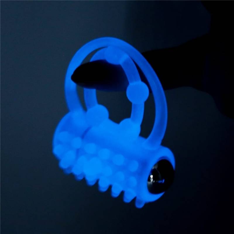Lumino Play Vibrating Penis Ring 2