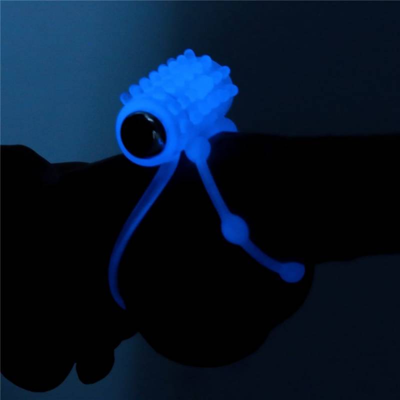 Lumino Play Vibrating Penis Ring 2